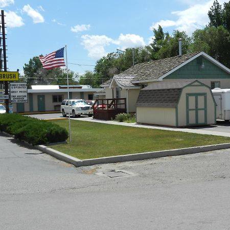 Paintbrush Motel Riverton Exterior photo