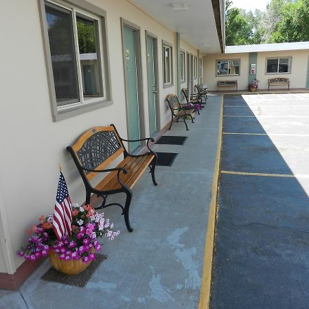 Paintbrush Motel Riverton Exterior photo